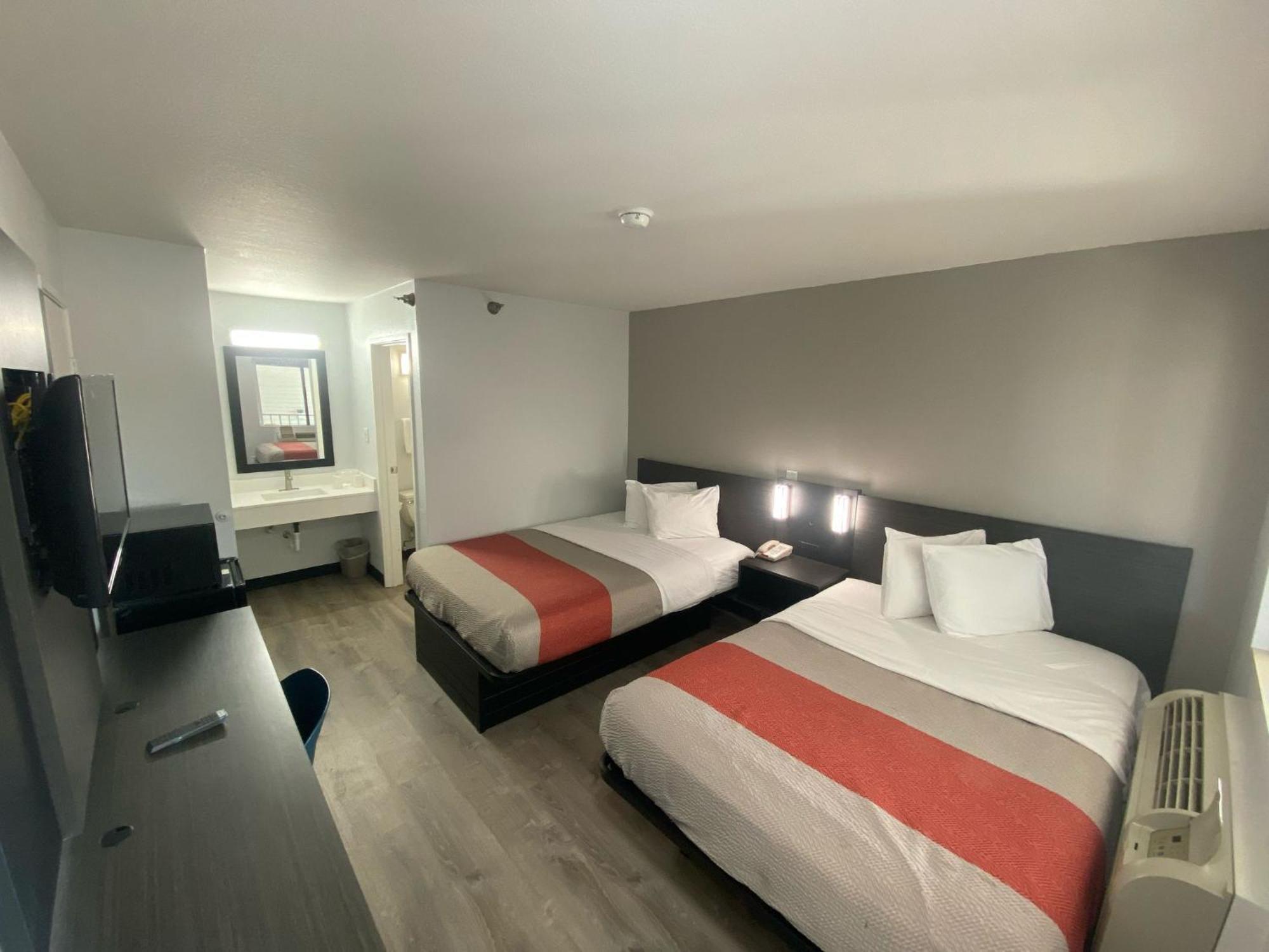 Motel 6-Windsor Locks, Ct - Hartford Bagian luar foto