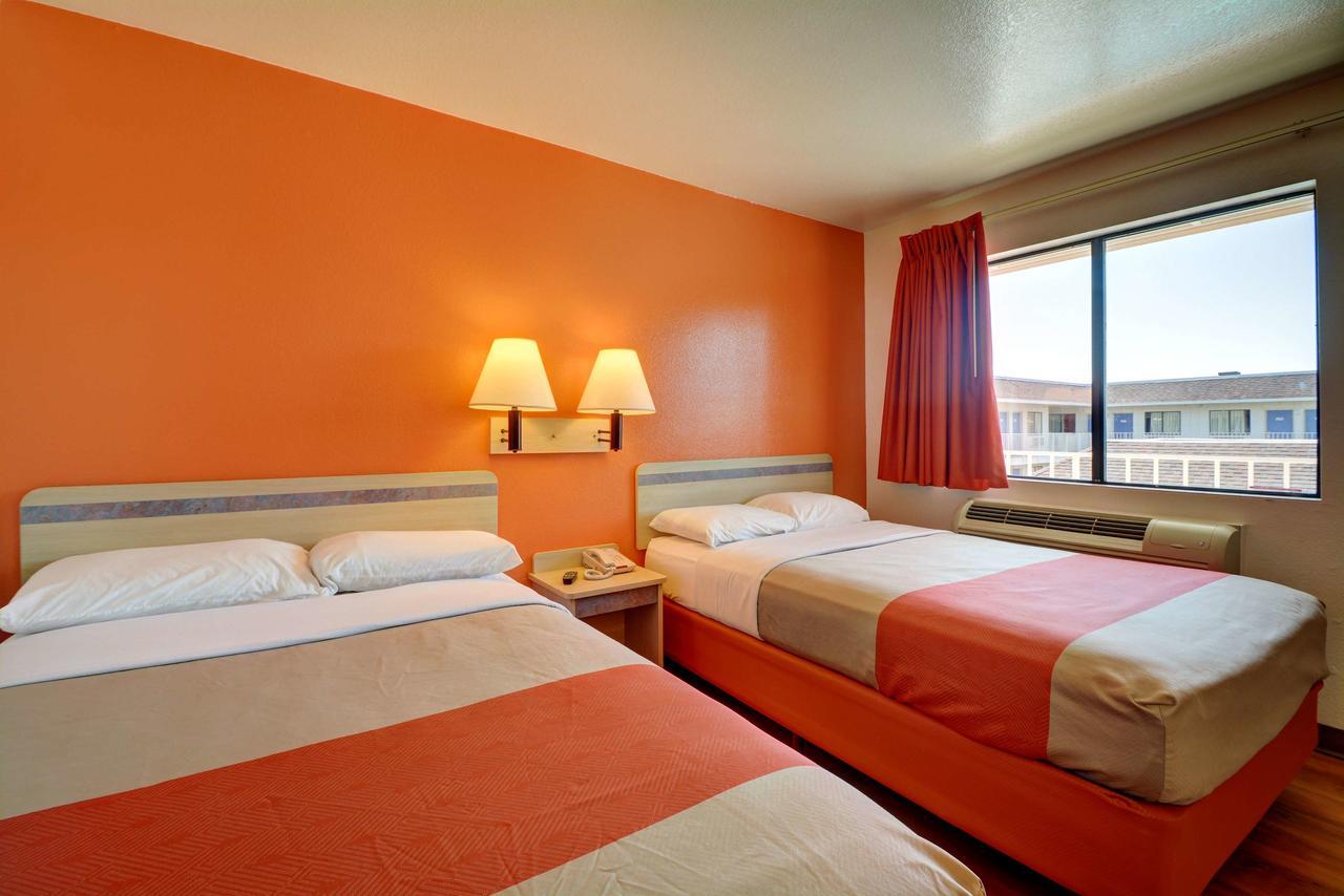 Motel 6-Windsor Locks, Ct - Hartford Bagian luar foto