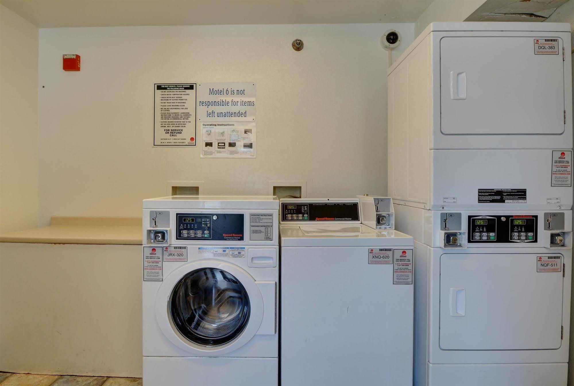 Motel 6-Windsor Locks, Ct - Hartford Bagian luar foto