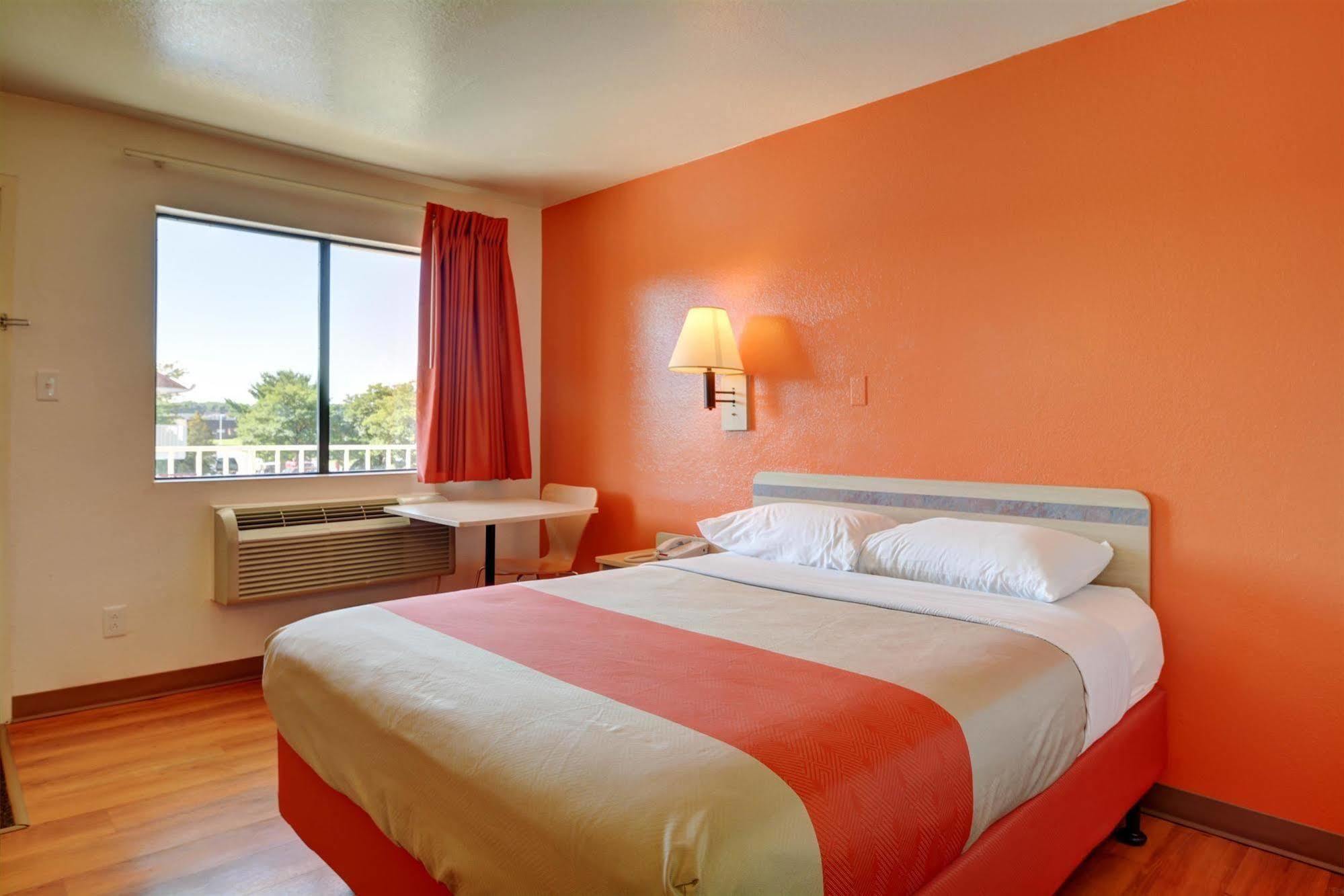 Motel 6-Windsor Locks, Ct - Hartford Bagian luar foto