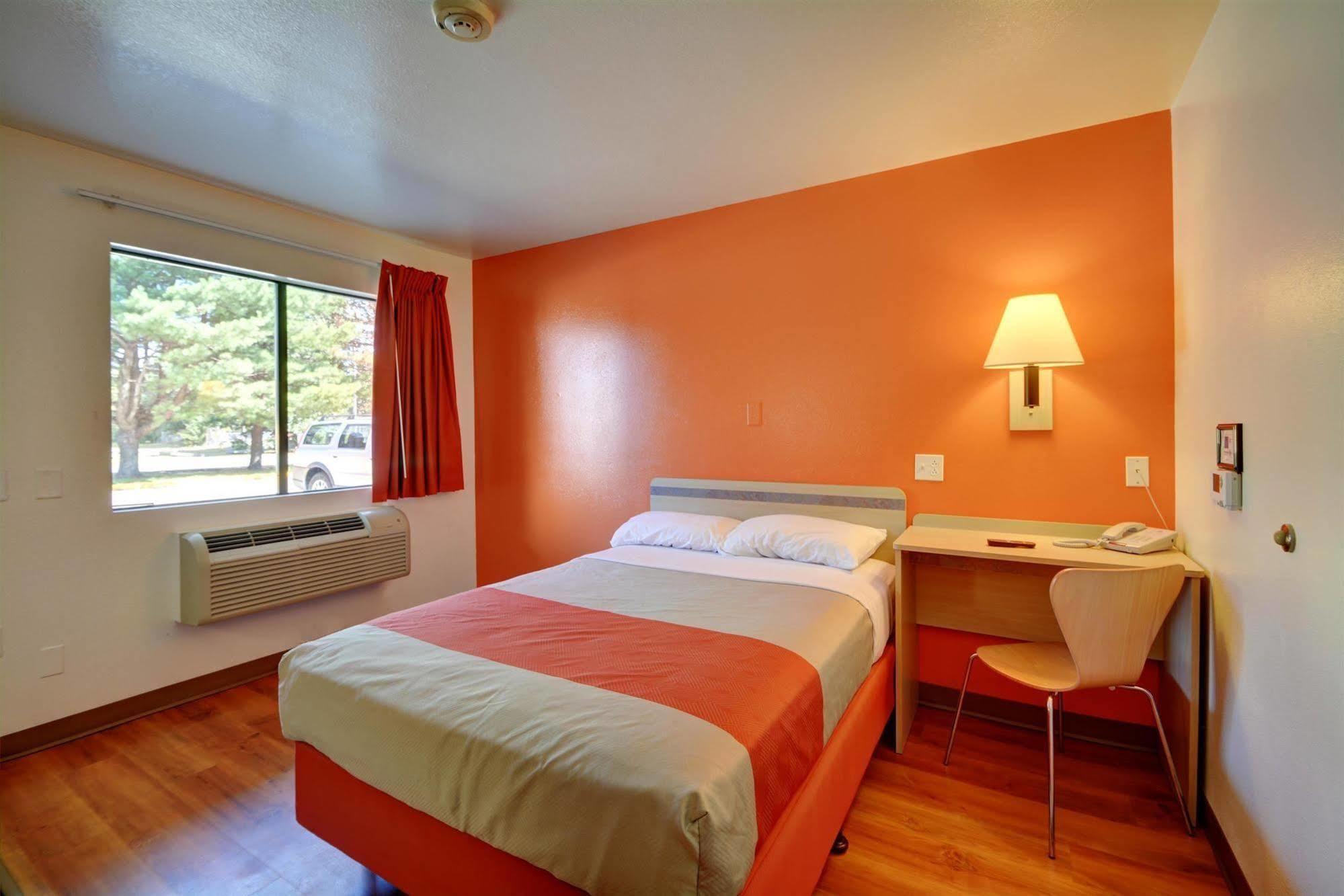 Motel 6-Windsor Locks, Ct - Hartford Bagian luar foto