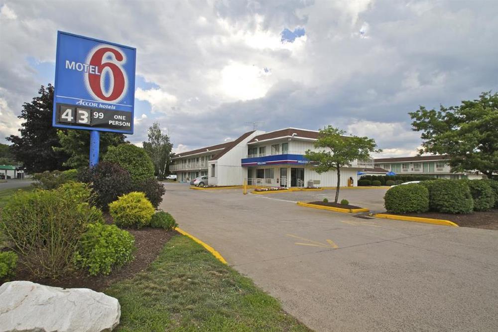 Motel 6-Windsor Locks, Ct - Hartford Bagian luar foto