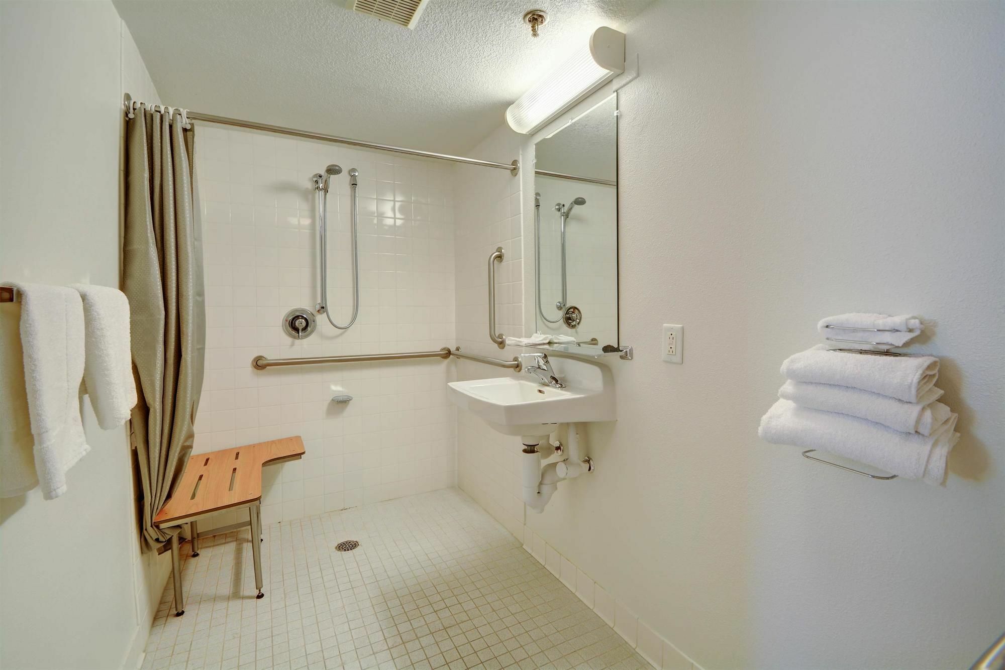 Motel 6-Windsor Locks, Ct - Hartford Bagian luar foto